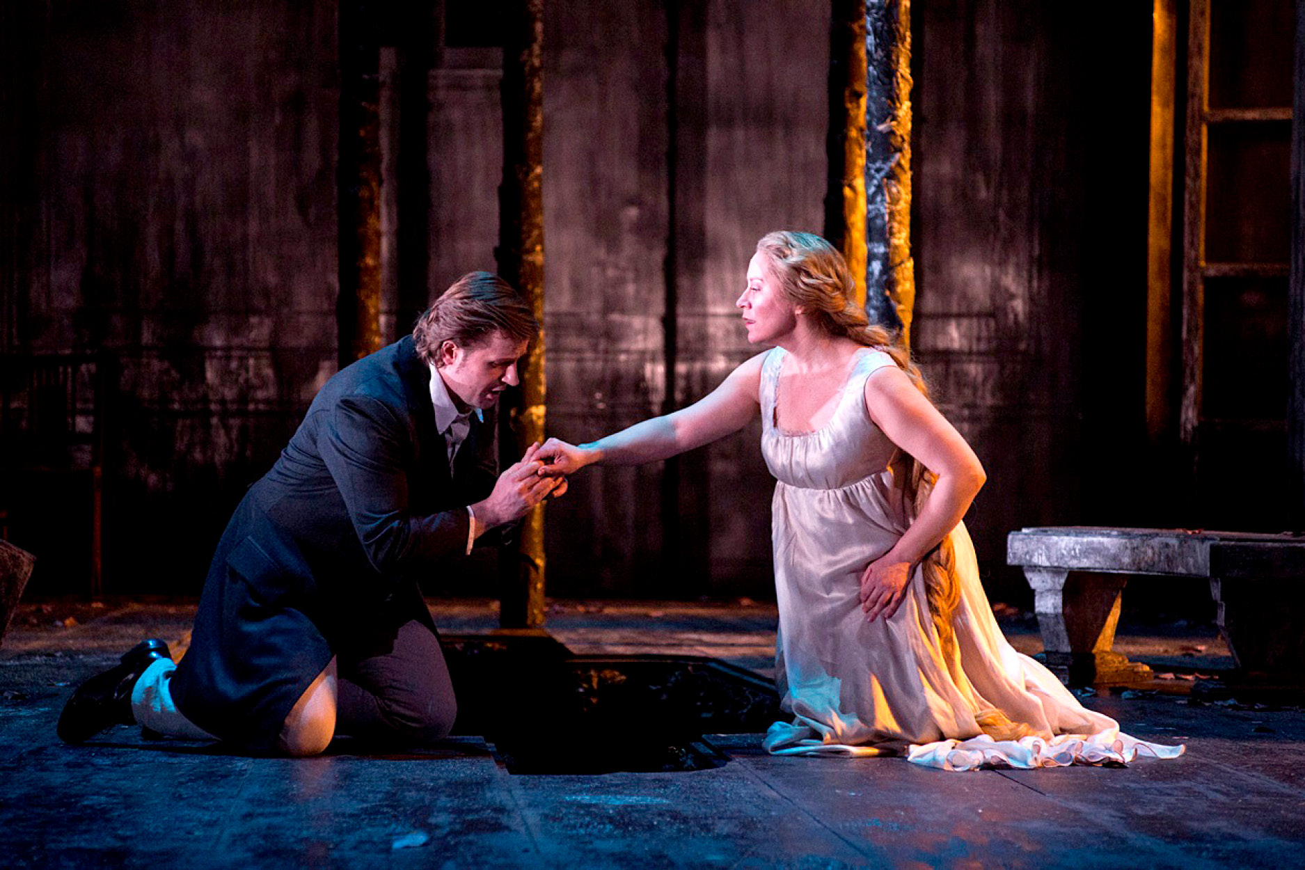 Pelleas signpost 900x600px.jpg