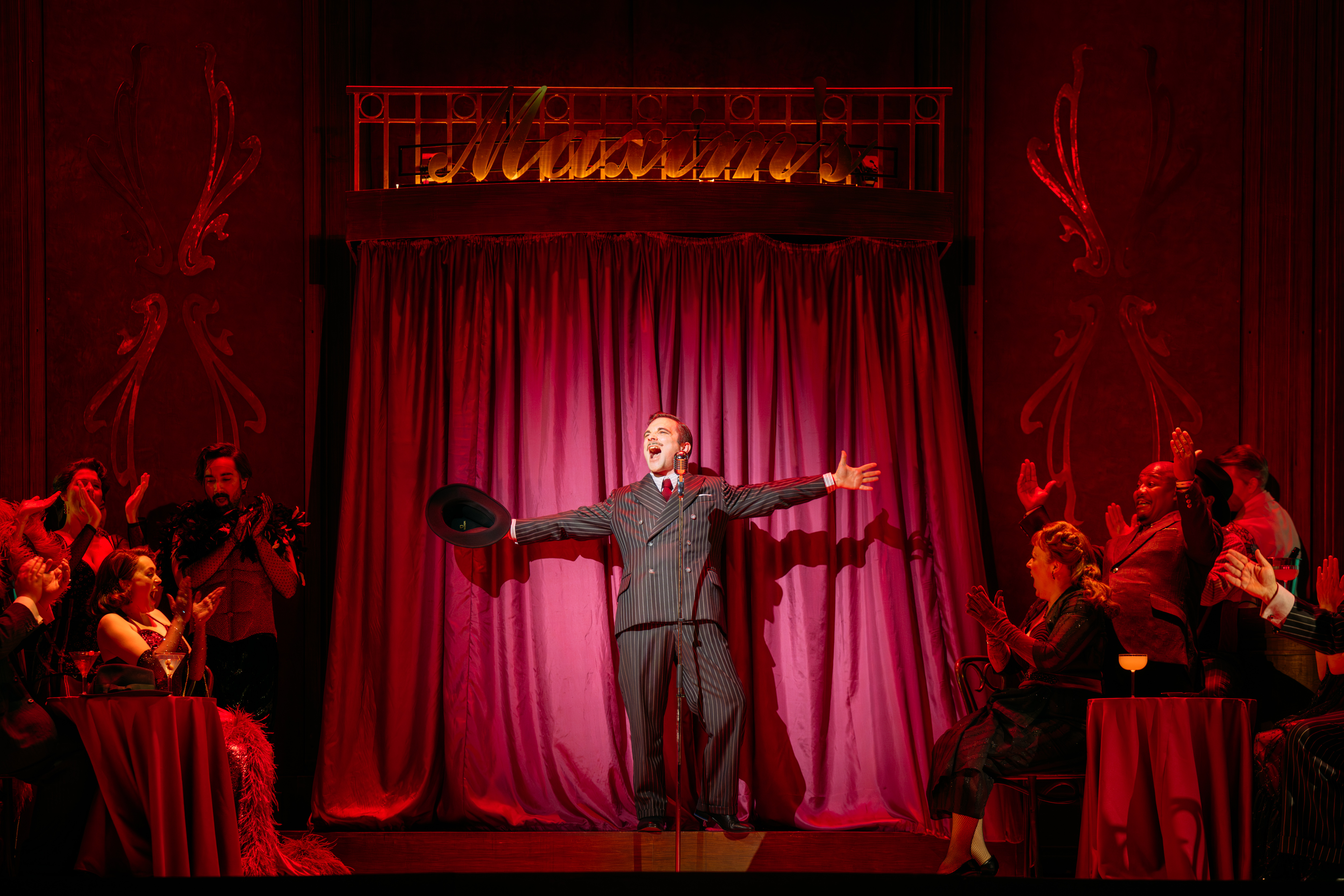 Matthew Kellett (Nicky Negus) In The Merry Widow. Credit Mihaela Bodlovic..